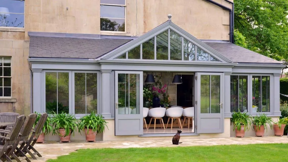 Garden exterior view with a solid roof