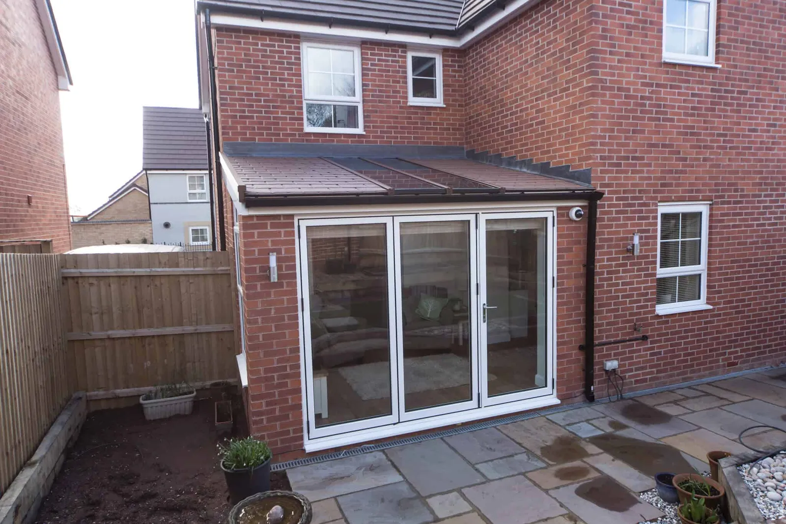 Small lean-to conservatory
